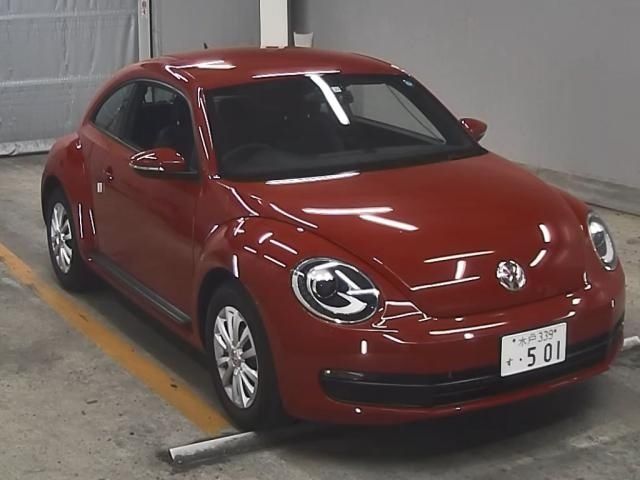 528 Volkswagen The beetle 16CBZ 2015 г. (ZIP Tokyo)